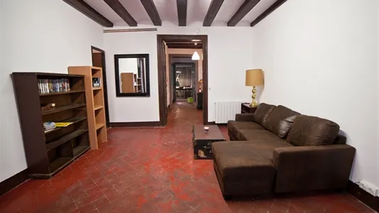 Rooms in Barcelona Ciutat Vella - photo 10