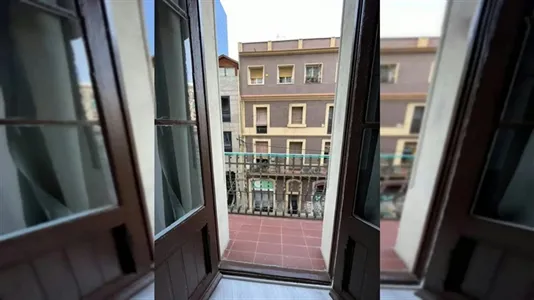 Rooms in Barcelona Sants-Montjuïc - photo 4