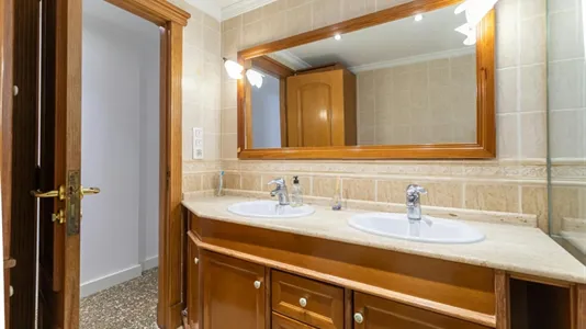 Rooms in Valencia Extramurs - photo 10