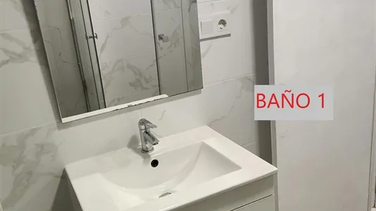 Rooms in Oviedo - photo 7