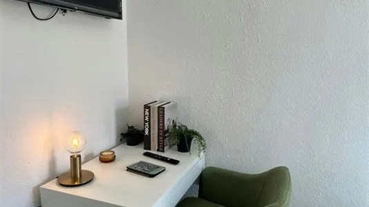 Rooms in Madrid Retiro - photo 9