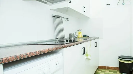 Rooms in Barcelona Ciutat Vella - photo 6