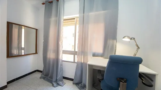 Rooms in Granada - photo 4