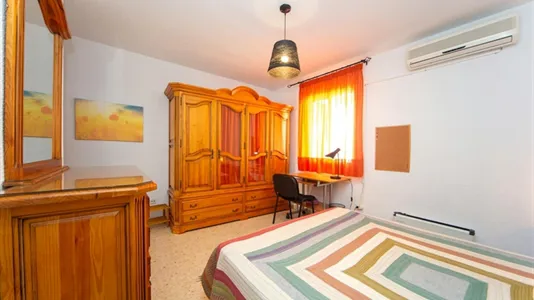 Rooms in Granada - photo 2