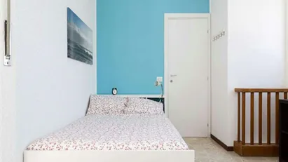 Room for rent in Buccinasco, Lombardia