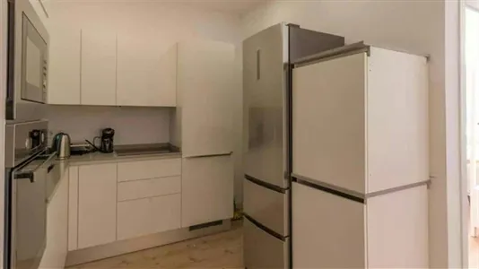 Rooms in Barcelona Ciutat Vella - photo 8