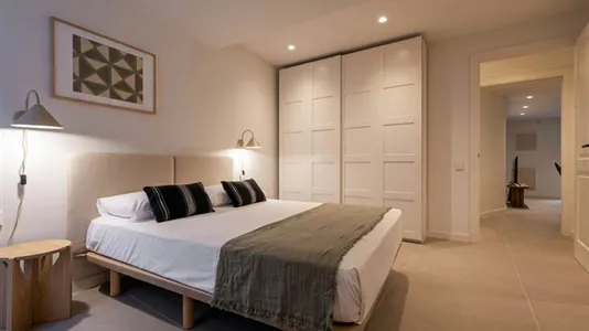 Apartments in Barcelona Ciutat Vella - photo 3