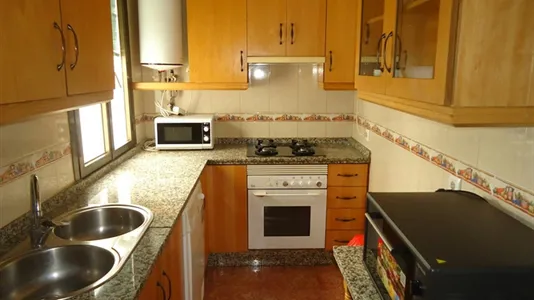 Rooms in Córdoba - photo 8