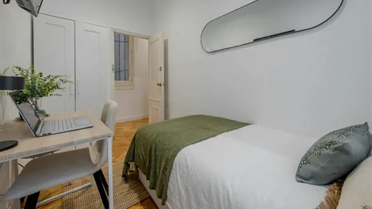 Rooms in Madrid Centro - photo 3
