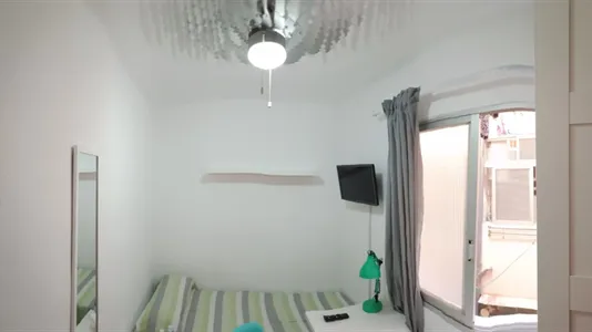 Rooms in Almería - photo 4