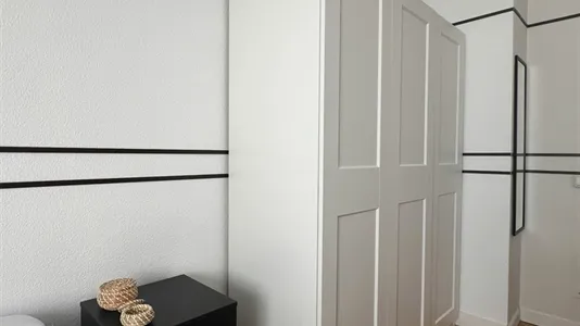 Rooms in Madrid Tetuán - photo 10