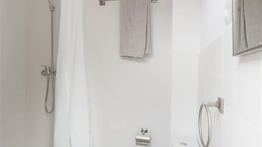 Rooms in Barcelona Eixample - photo 5