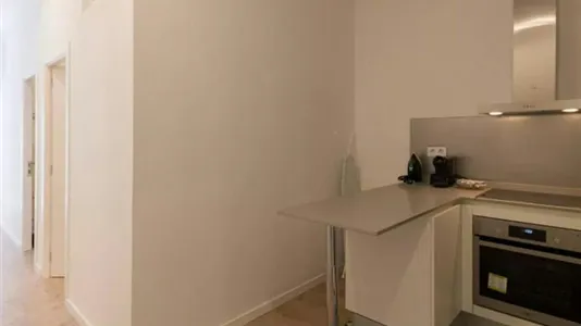 Rooms in Barcelona Ciutat Vella - photo 5