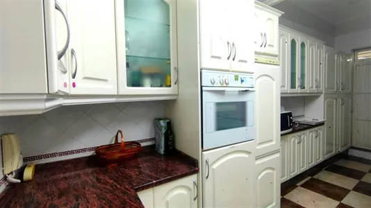 Rooms in Almería - photo 5