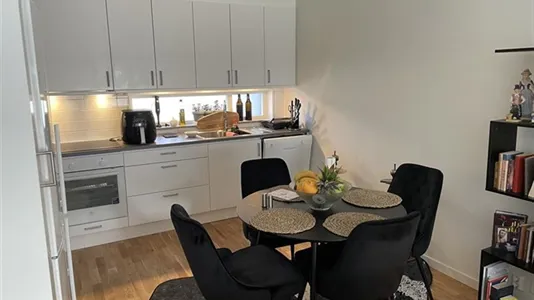 Houses in Angered - photo 8