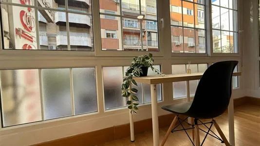 Rooms in Almería - photo 3