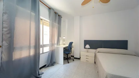 Rooms in Granada - photo 2