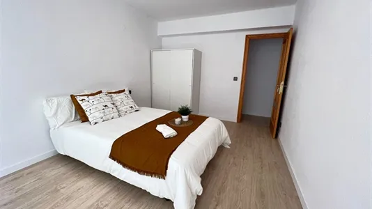 Rooms in el Camí de Vera - photo 4