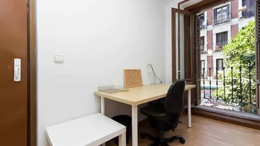 Rooms in Madrid Centro - photo 5