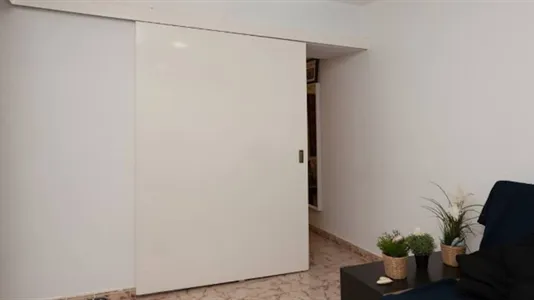 Rooms in Barcelona Ciutat Vella - photo 9