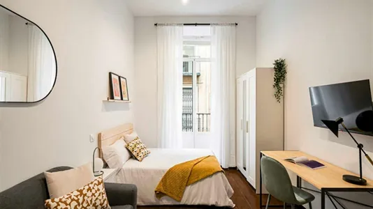 Rooms in Madrid Centro - photo 3