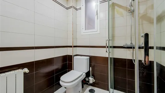 Rooms in Madrid Centro - photo 8