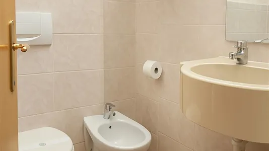 Rooms in Novara - photo 4