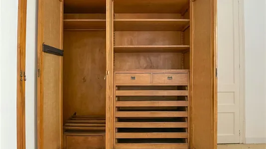 Rooms in Barcelona Eixample - photo 7