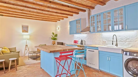 Apartments in Barcelona Ciutat Vella - photo 5
