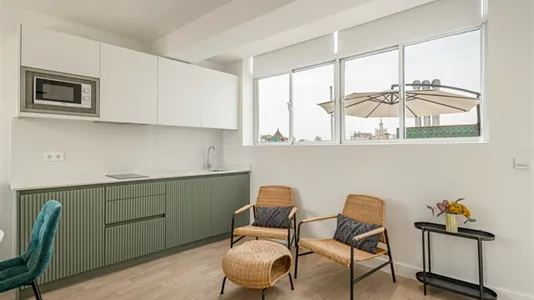 Rooms in Málaga - photo 4