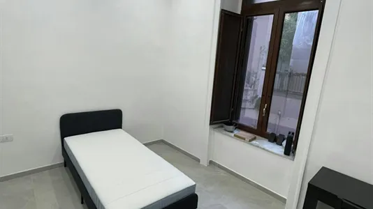 Rooms in Napoli Municipalità 3 - photo 3