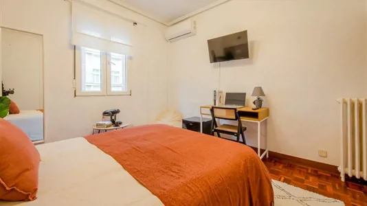 Rooms in Madrid Chamberí - photo 2