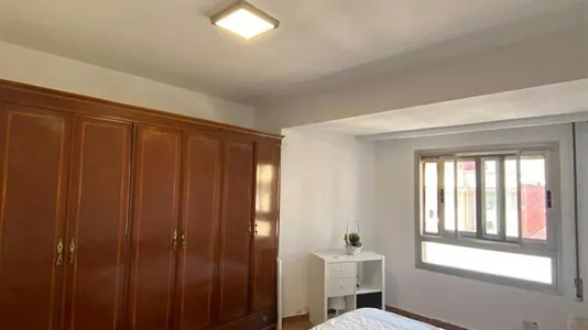 Rooms in la Fontsanta - photo 5