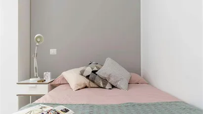 Room for rent in Milano Zona 5 - Vigentino, Chiaravalle, Gratosoglio, Milan