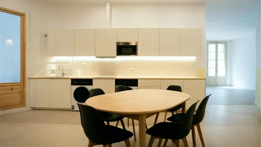 Rooms in Barcelona Eixample - photo 9