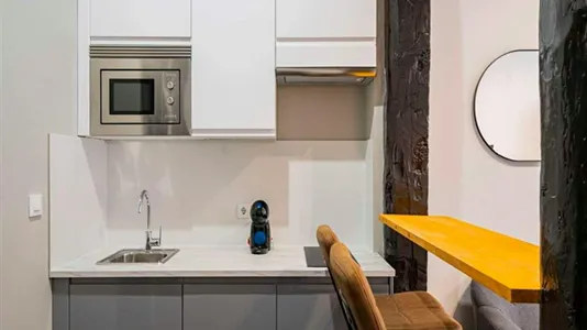 Rooms in Madrid Centro - photo 1