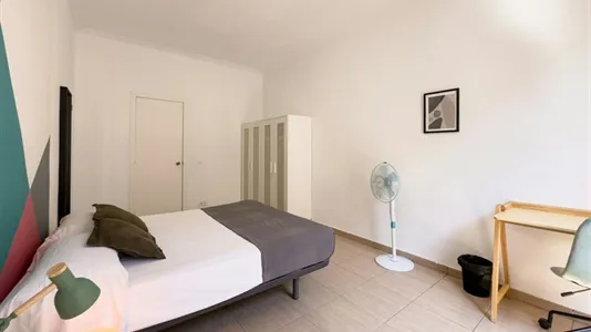 Rooms in Barcelona Ciutat Vella - photo 5