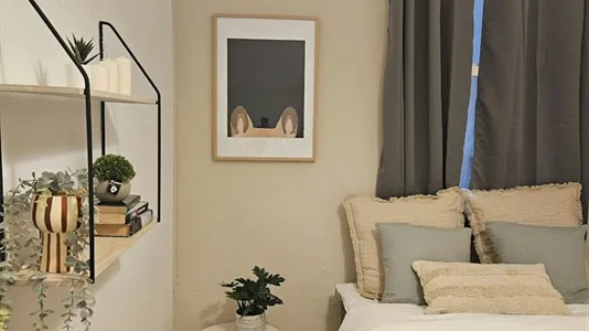 Rooms in Barcelona Ciutat Vella - photo 6