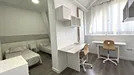 Room for rent, Dos Hermanas, Andalucía, &lt;span class=&quot;blurred street&quot; onclick=&quot;ProcessAdRequest(7751823)&quot;&gt;&lt;span class=&quot;hint&quot;&gt;See streetname&lt;/span&gt;[xxxxxxxxxxxxx]&lt;/span&gt;