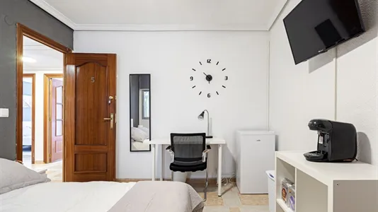 Rooms in Alcalá de Henares - photo 4