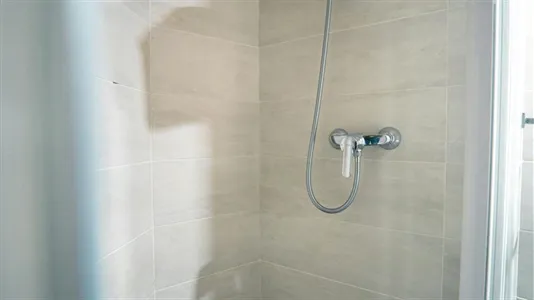 Rooms in Madrid Chamartín - photo 7