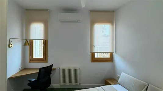 Rooms in Barcelona Eixample - photo 5