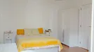 Room for rent, Lisbon (region), &lt;span class=&quot;blurred street&quot; onclick=&quot;ProcessAdRequest(7744131)&quot;&gt;&lt;span class=&quot;hint&quot;&gt;See streetname&lt;/span&gt;[xxxxxxxxxxxxx]&lt;/span&gt;