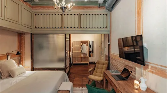 Rooms in Barcelona Eixample - photo 3