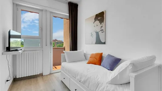 Apartments in Milano Zona 8 - Fiera, Gallaratese, Quarto Oggiaro - photo 2