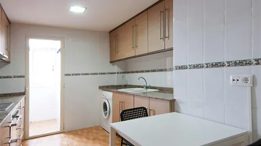Rooms in Valencia Extramurs - photo 10
