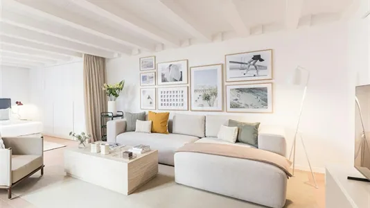 Apartments in Barcelona Ciutat Vella - photo 2