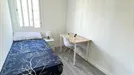 Room for rent, Cornellà de Llobregat, Cataluña, &lt;span class=&quot;blurred street&quot; onclick=&quot;ProcessAdRequest(8955889)&quot;&gt;&lt;span class=&quot;hint&quot;&gt;See streetname&lt;/span&gt;[xxxxxxxxxxxxx]&lt;/span&gt;