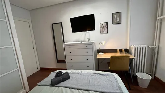 Rooms in Bilbao - photo 9