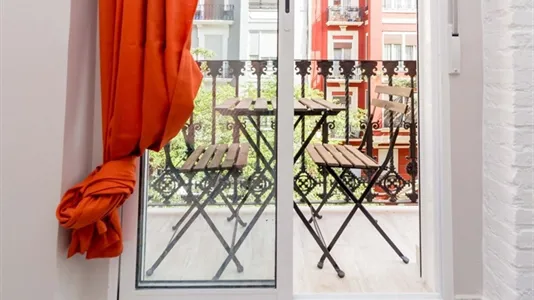 Rooms in Valencia L'Eixample - photo 4